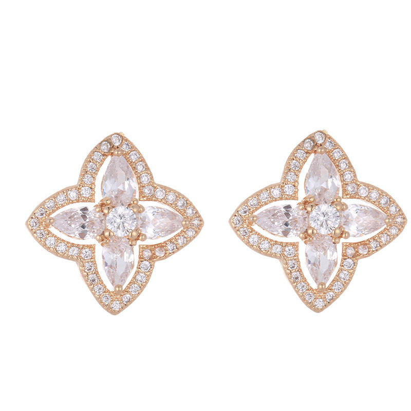 "Lady Clover" - Copper Stud Earrings