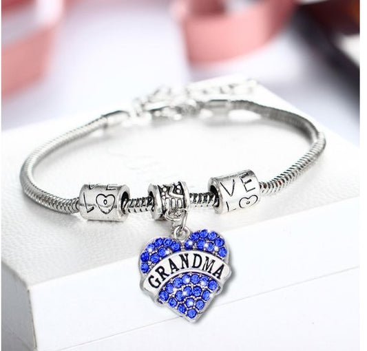 "Grandma/Mom" - Charm Bracelet