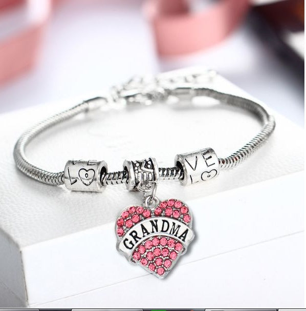 "Grandma/Mom" - Charm Bracelet