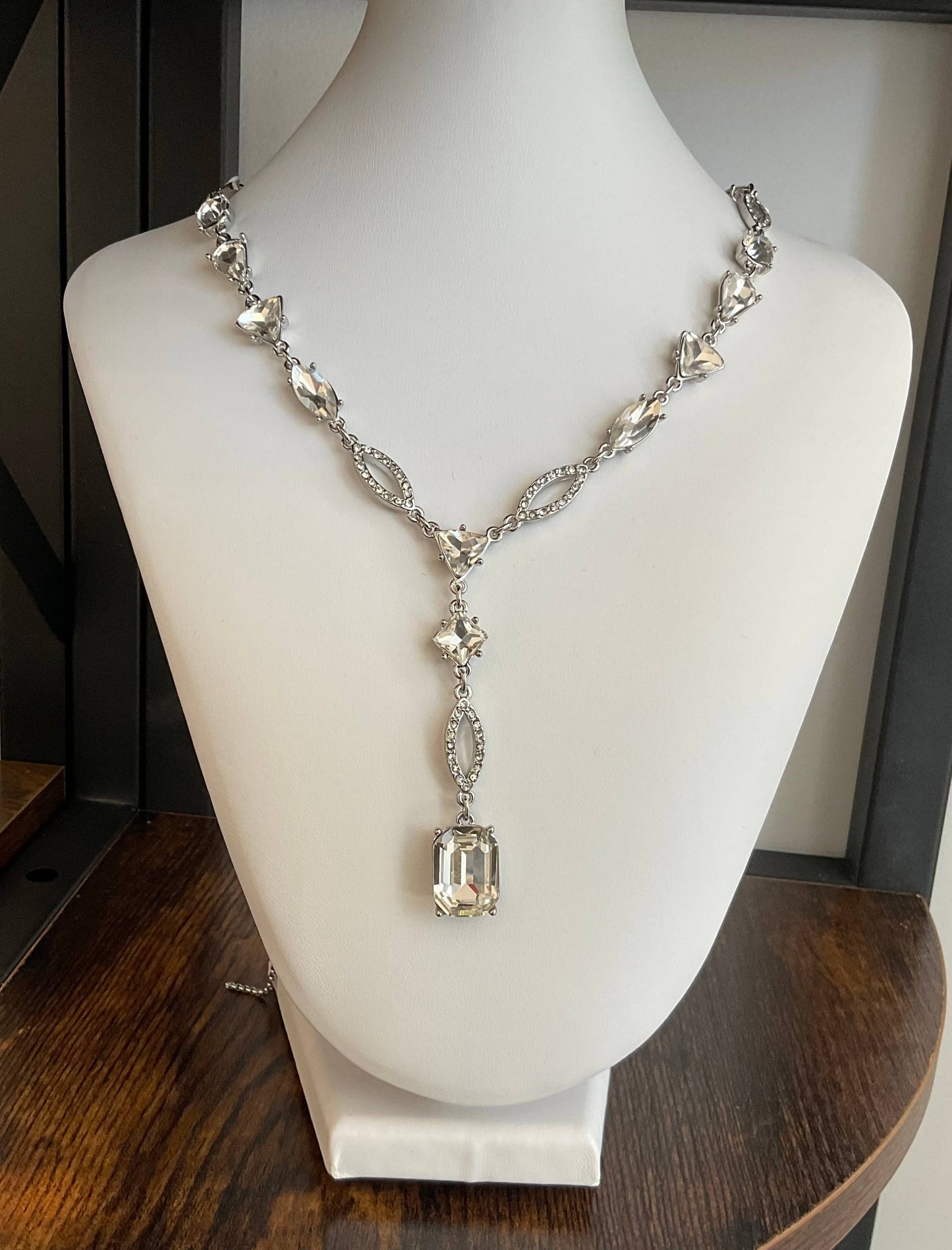 "The Red Carpet" - Statement Necklace & Earring Set