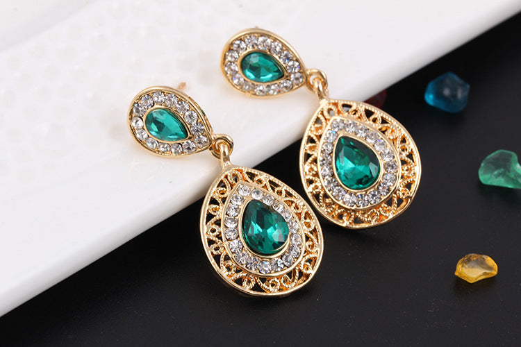"Elegant Life" - Earrings and Necklace Set