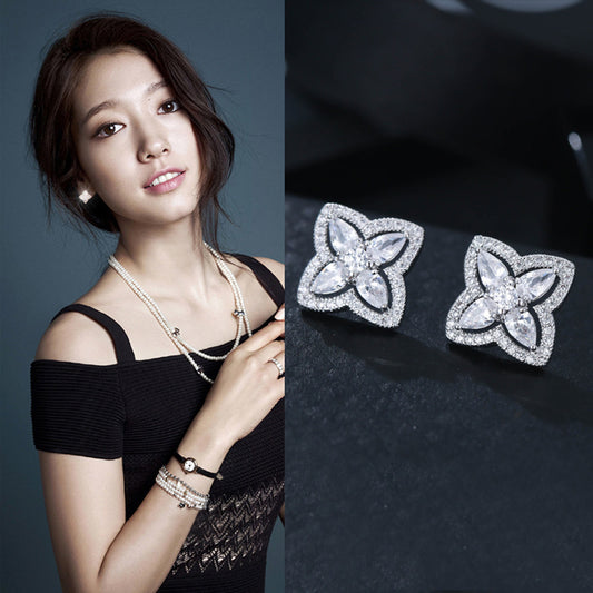 "Lady Clover" - Copper Stud Earrings