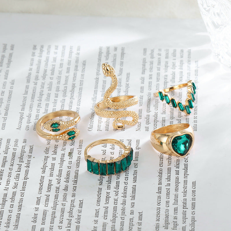 "Emerald Love" - Snake-shaped  Diamond Five-piece Ring