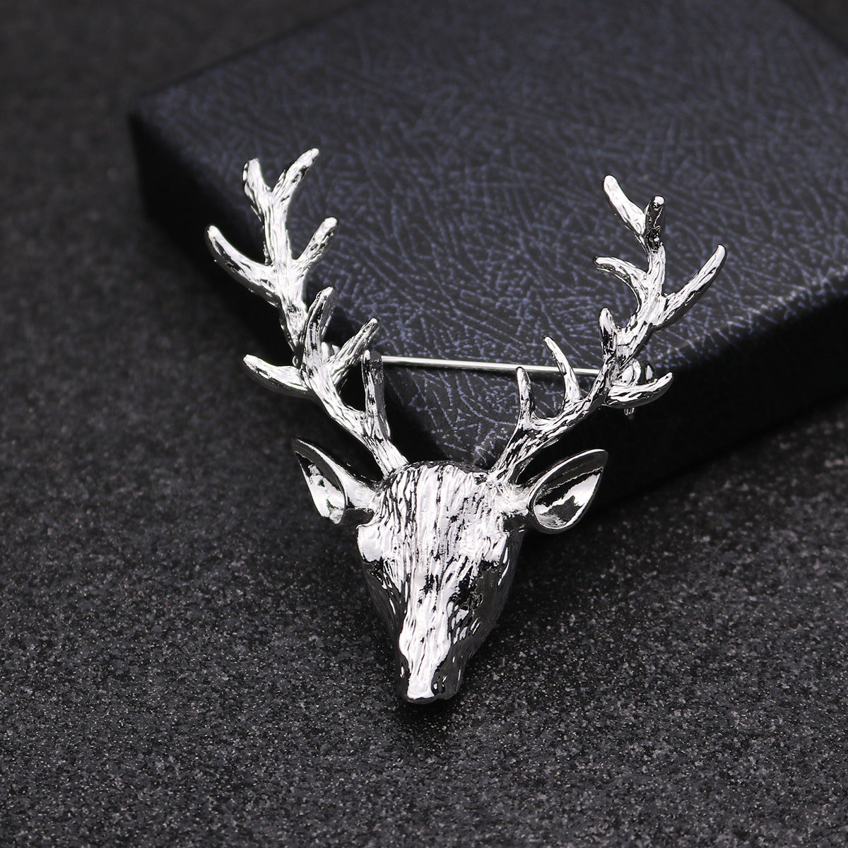 Small Retro Deer Head Suit Brooch