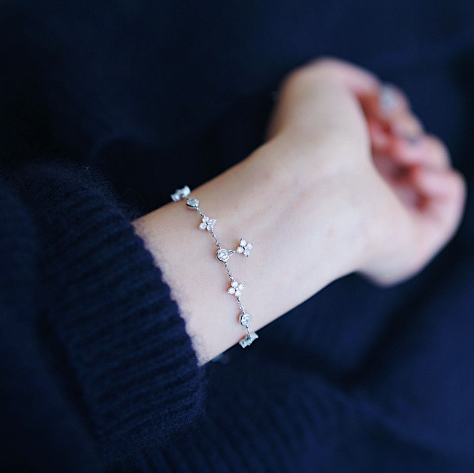 "Good Luck" - Simulated Diamond Clover Bracelet