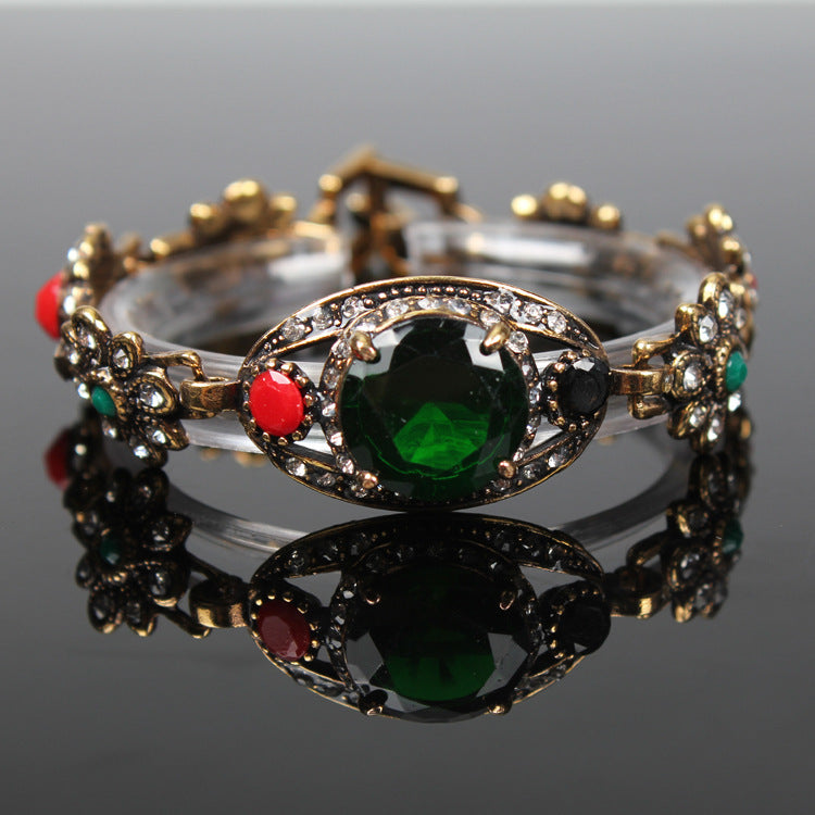 "Vintage Queen" -  Alloy Metal Bracelet