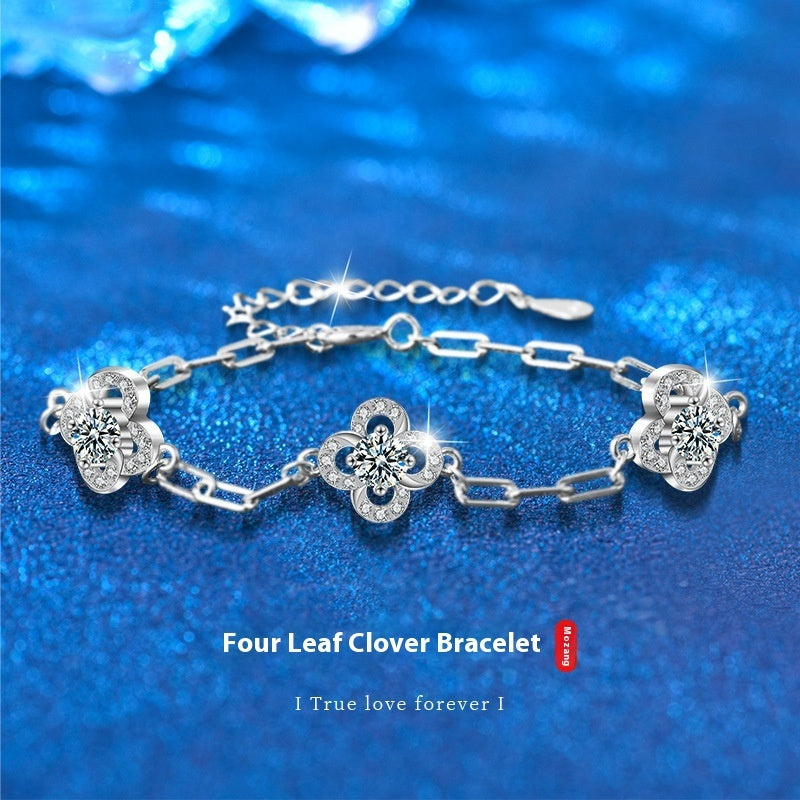"Lucky Me" - Clover Bracelet