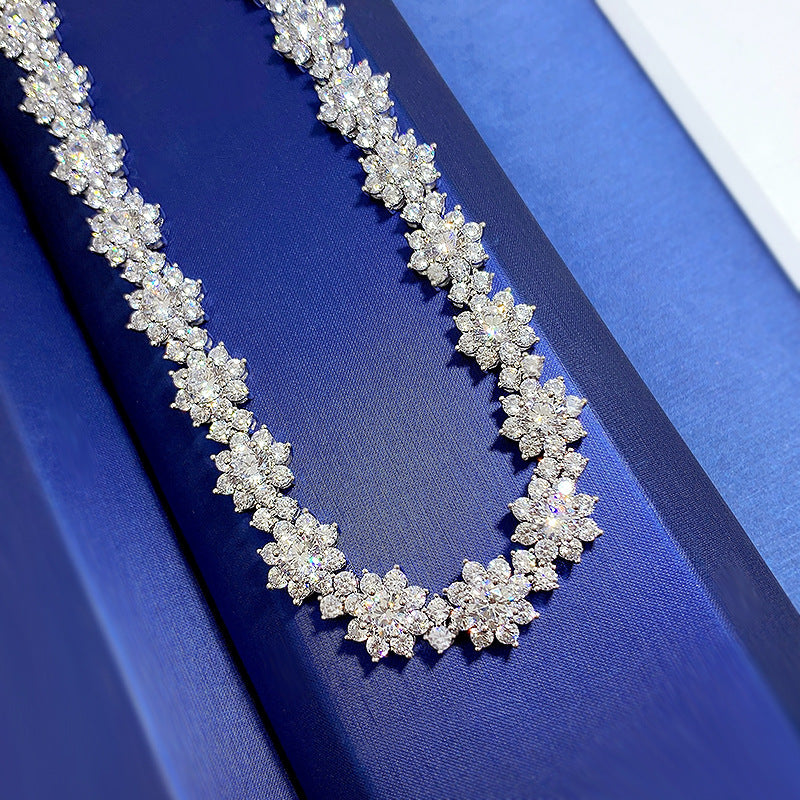 "Pretty Snowflake" - Diamond Snowflake Collarbone Necklace