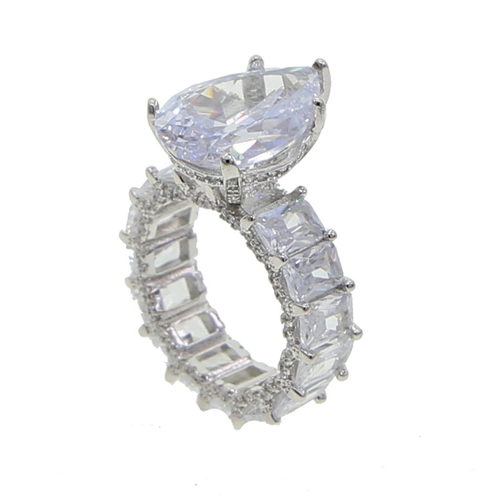 "Unique Taste" - Crystal Baguette Ring