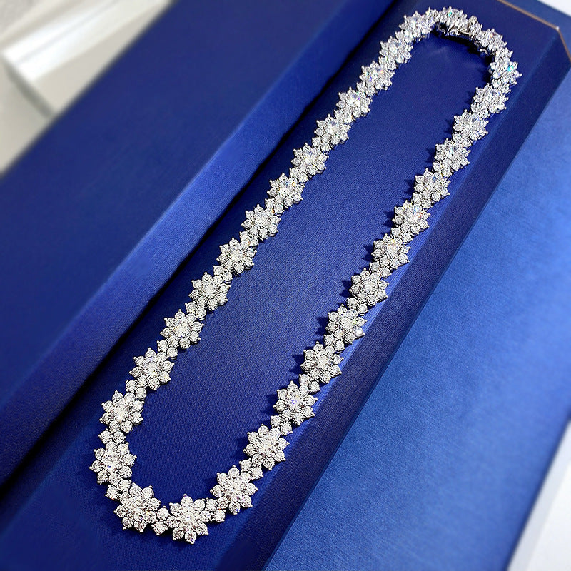 "Pretty Snowflake" - Diamond Snowflake Collarbone Necklace