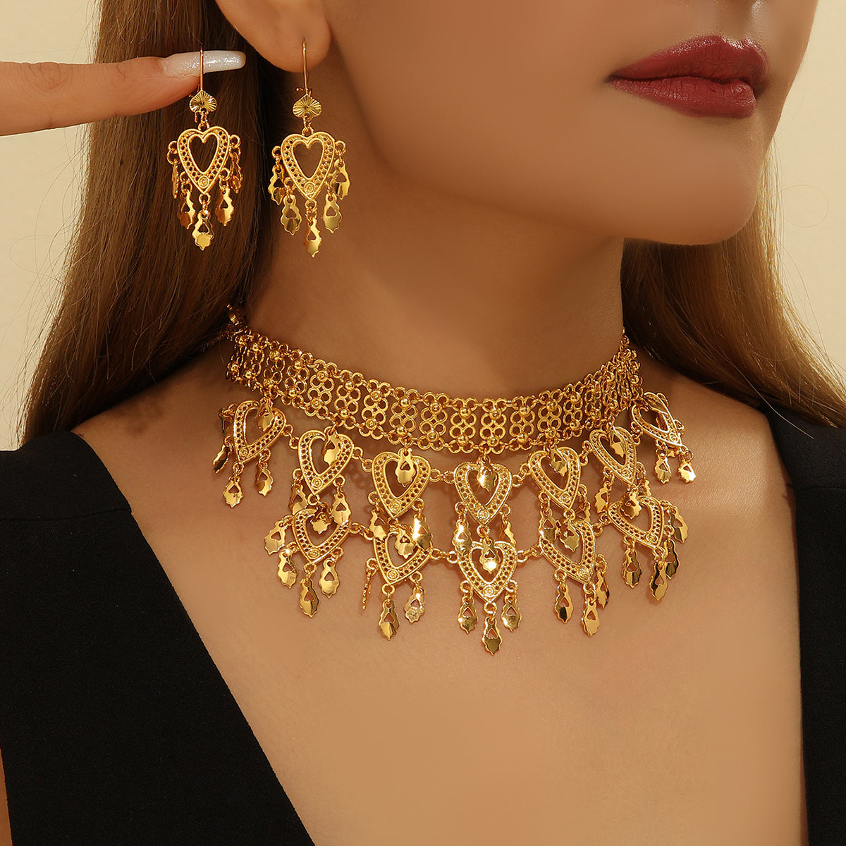 "Golden Glamour" - Retro Heart-shaped Necklace and Earrings