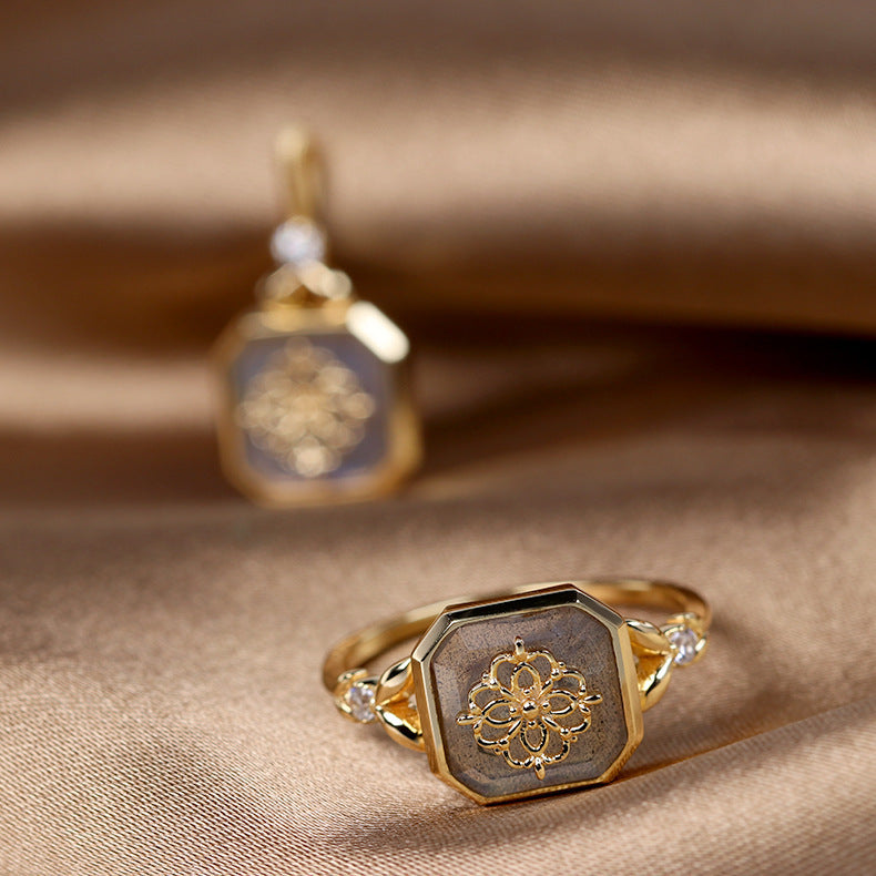 "Royal by Nature"-  Vintage Natural Gray Blue Light Labradorite Ring