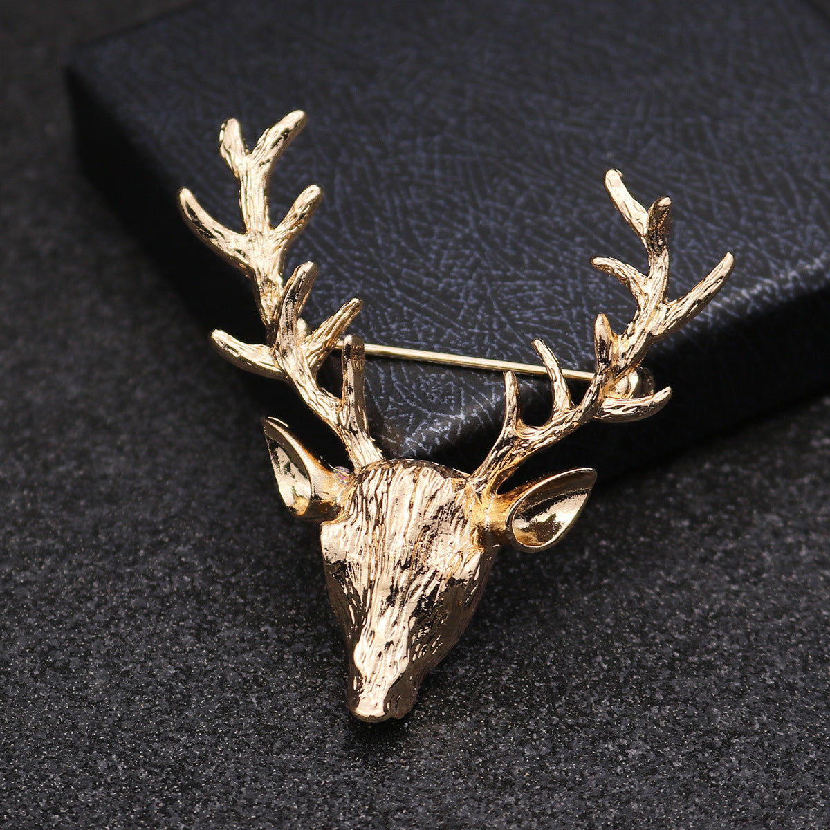 Small Retro Deer Head Suit Brooch